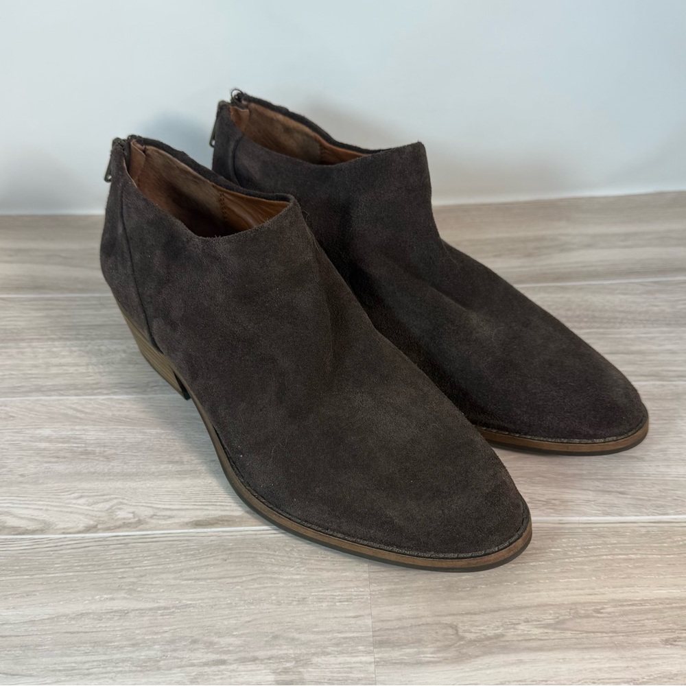 Women’s Lucky Brand LK Chocolate Brown Suede Block Heel Ankle Bootie Size 8.5 M